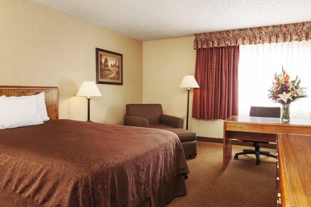 High Desert Inn Elko Exterior photo