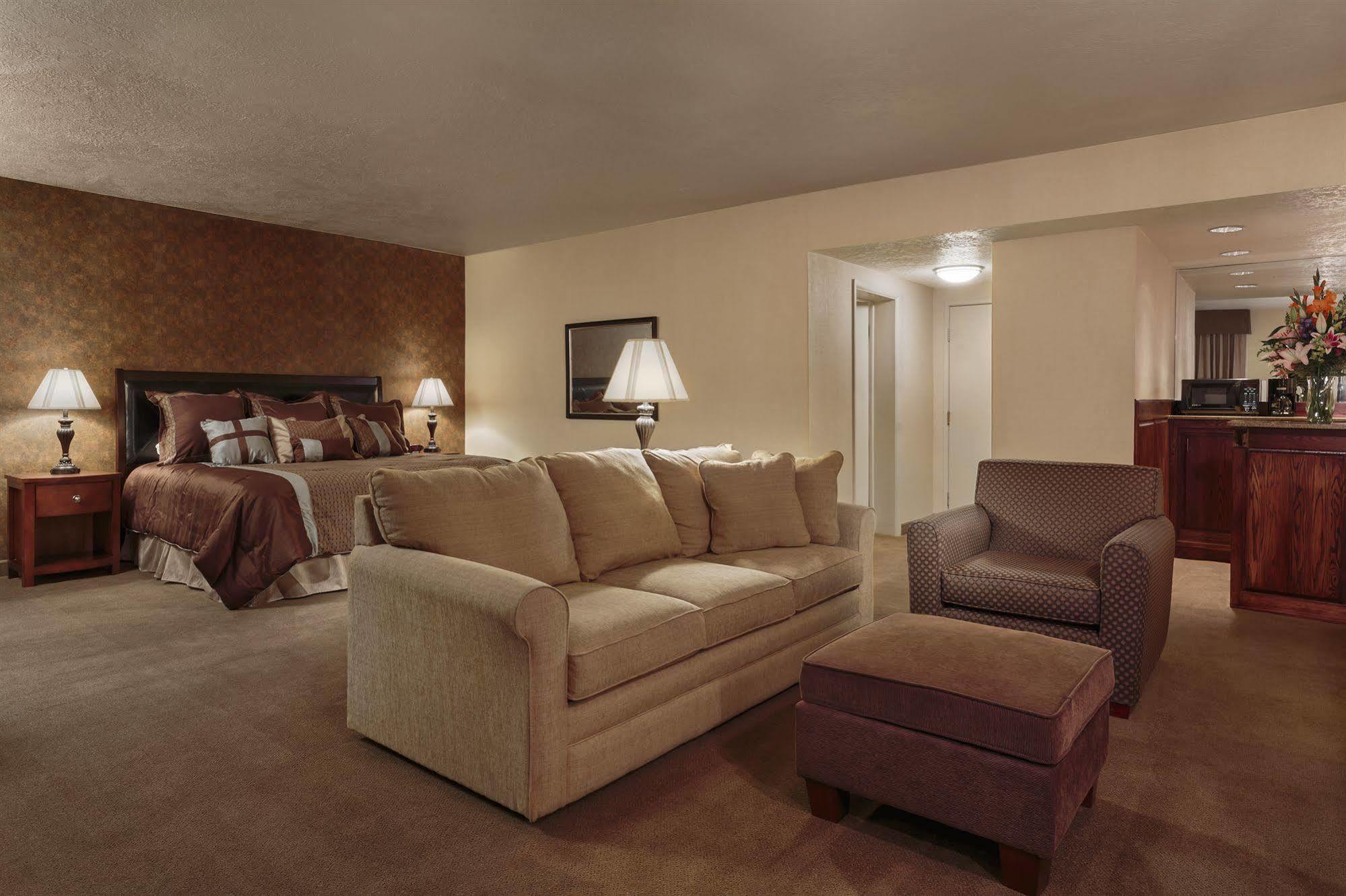 High Desert Inn Elko Exterior photo